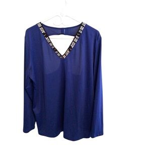 Nike Women's Blue Long Sleeve Top